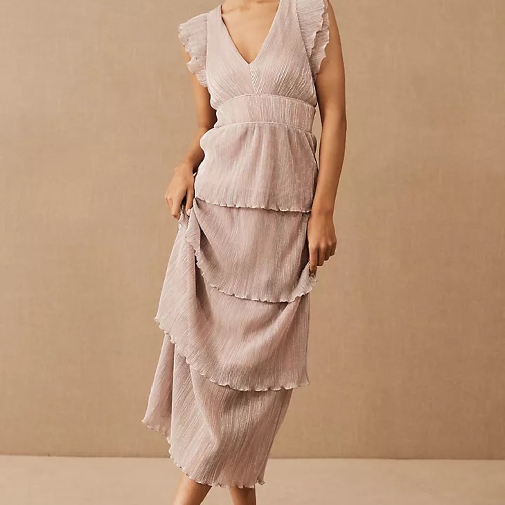 Saylor Wallis Deep V Midi Dress